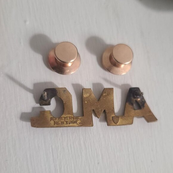 WWII N.S. Meyer AMC Air Force Military Uniform Lapel Pin - Mobility Command USA - Picture 3 of 5